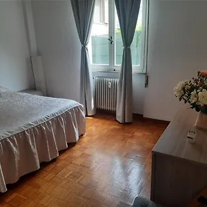 https://casa-irina-desenzano-del-garda.it-lombardy.com