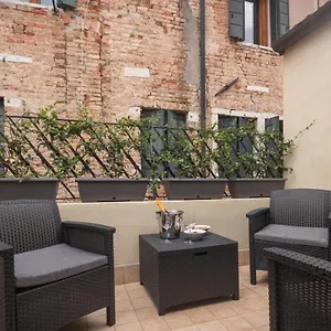 santaponal-cozy-apartment-with-balcony-rr.hotelinveneto.com/
